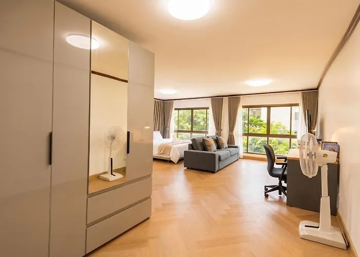 Luxury 3br 230sqm 5 Min To Bts Sukhumvit 26 * 曼谷