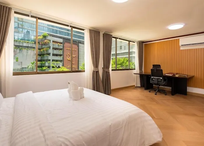 Luxury 3br 230sqm 5 Min To Bts Sukhumvit 26