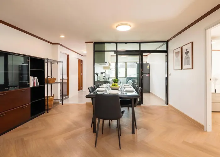 Luxury 3br 230sqm 5 Min To Bts Sukhumvit 26 * 曼谷