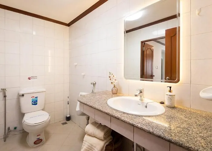 Luxury 3br 230sqm 5 Min To Bts Sukhumvit 26