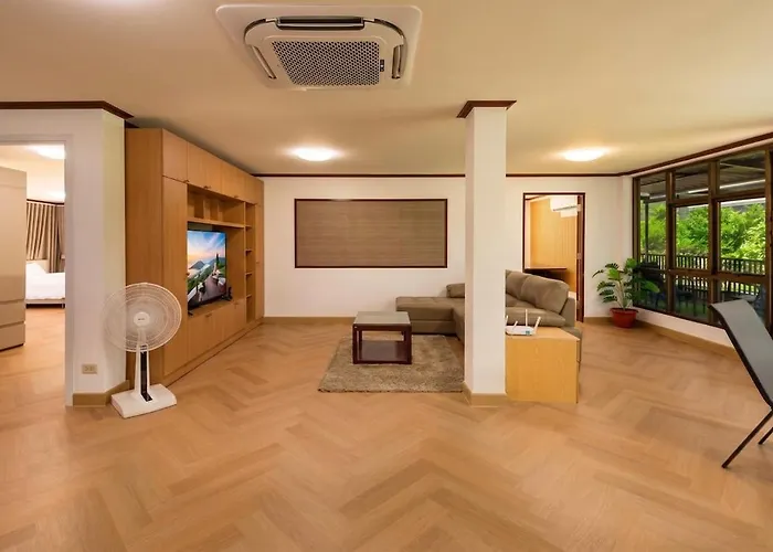 Luxury 3br 230sqm 5 Min To Bts Sukhumvit 26 * 曼谷